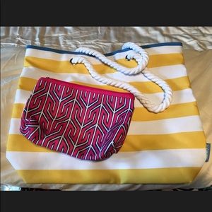 Clinque Beach Tote and Make-up Bag-NEW
